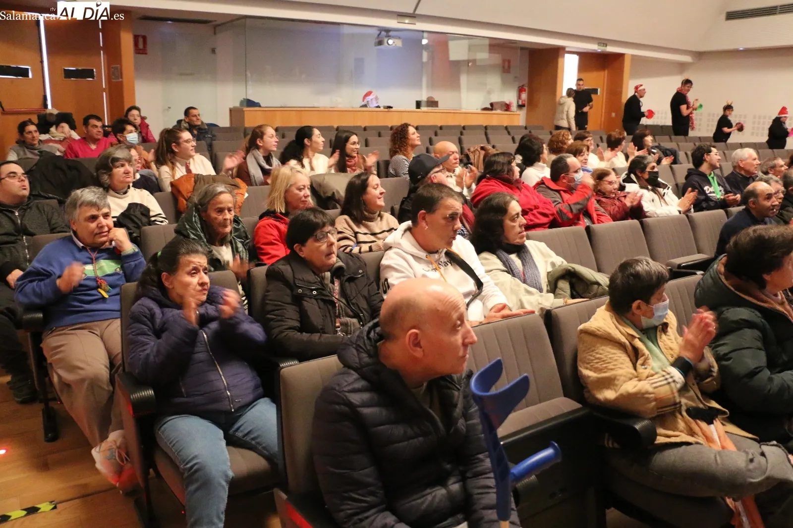 Actuación en Vitigudino del grupo 'Pequeñine' de Peñaranda / CORRAL  