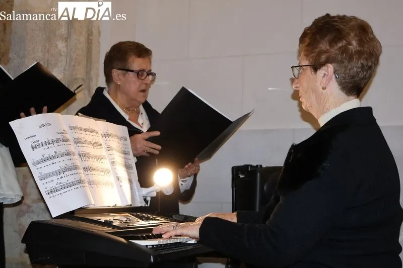 Foto 7 - Las Madres Isabeles invitan a recuperar la humildad frente al consumismo en el Preg&oacute;n de Navidad
