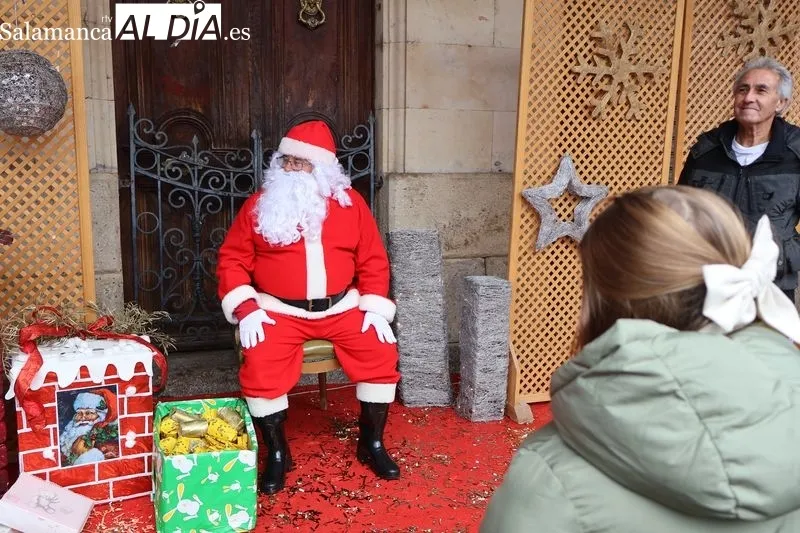 Foto 2 - Decenas de motoristas llenan de ambiente navide&ntilde;o Alba de Tormes con la tradicional Papanoelada motera