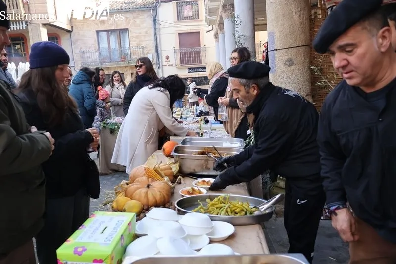 Foto 9 - El Bel&eacute;n Viviente llena de tradici&oacute;n y ambiente navide&ntilde;o las calles de Alba de Tormes