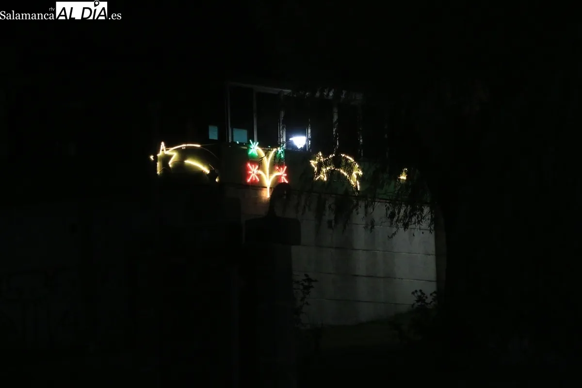 Iluminación Navideña en Villarino de los Aires / CORRAL