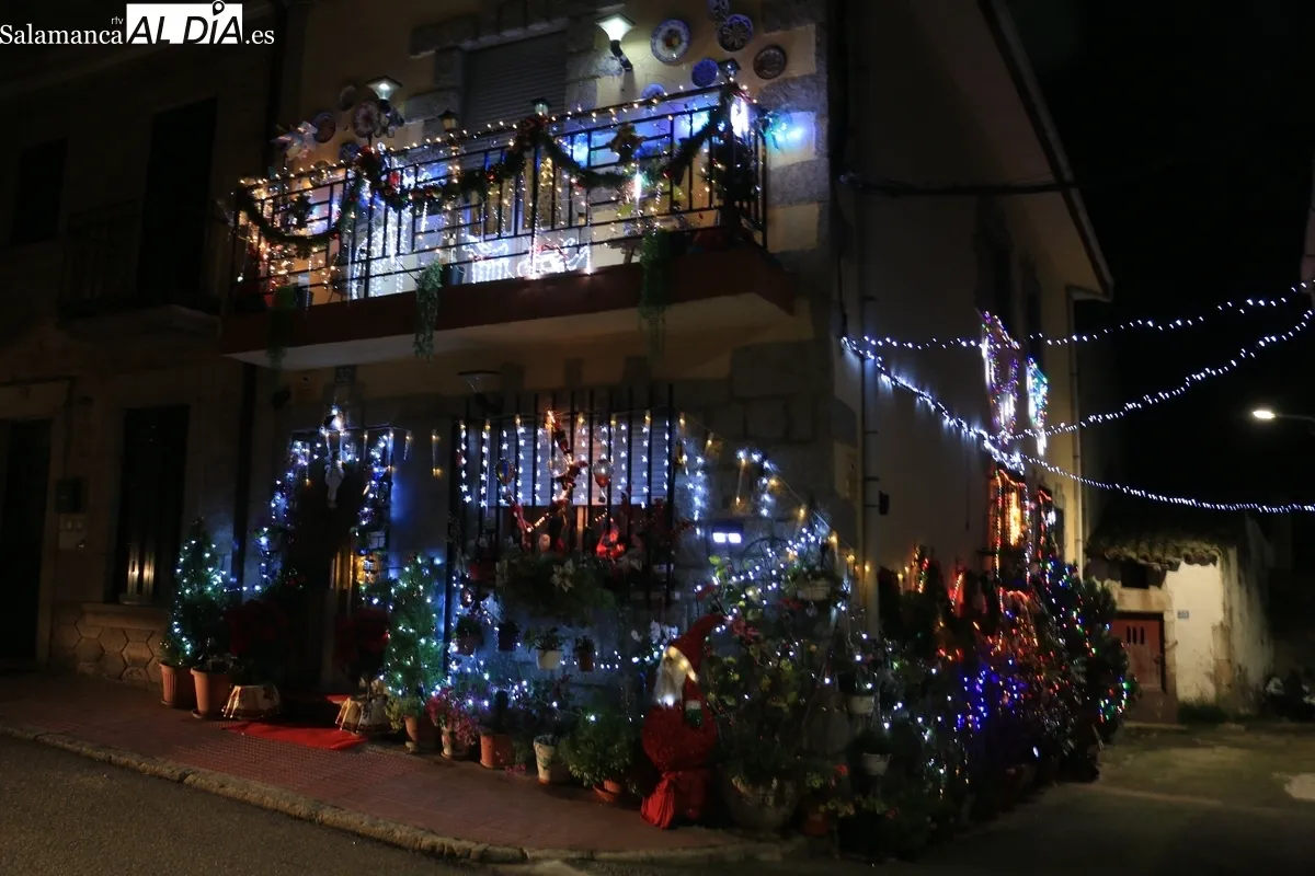 Iluminación Navideña en Villarino de los Aires / CORRAL