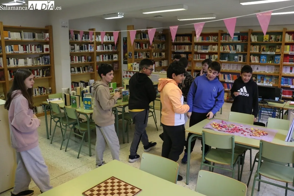 Reinauguración de la biblioteca del IES Tierras de Abadengo de Lumbrales / CORRAL