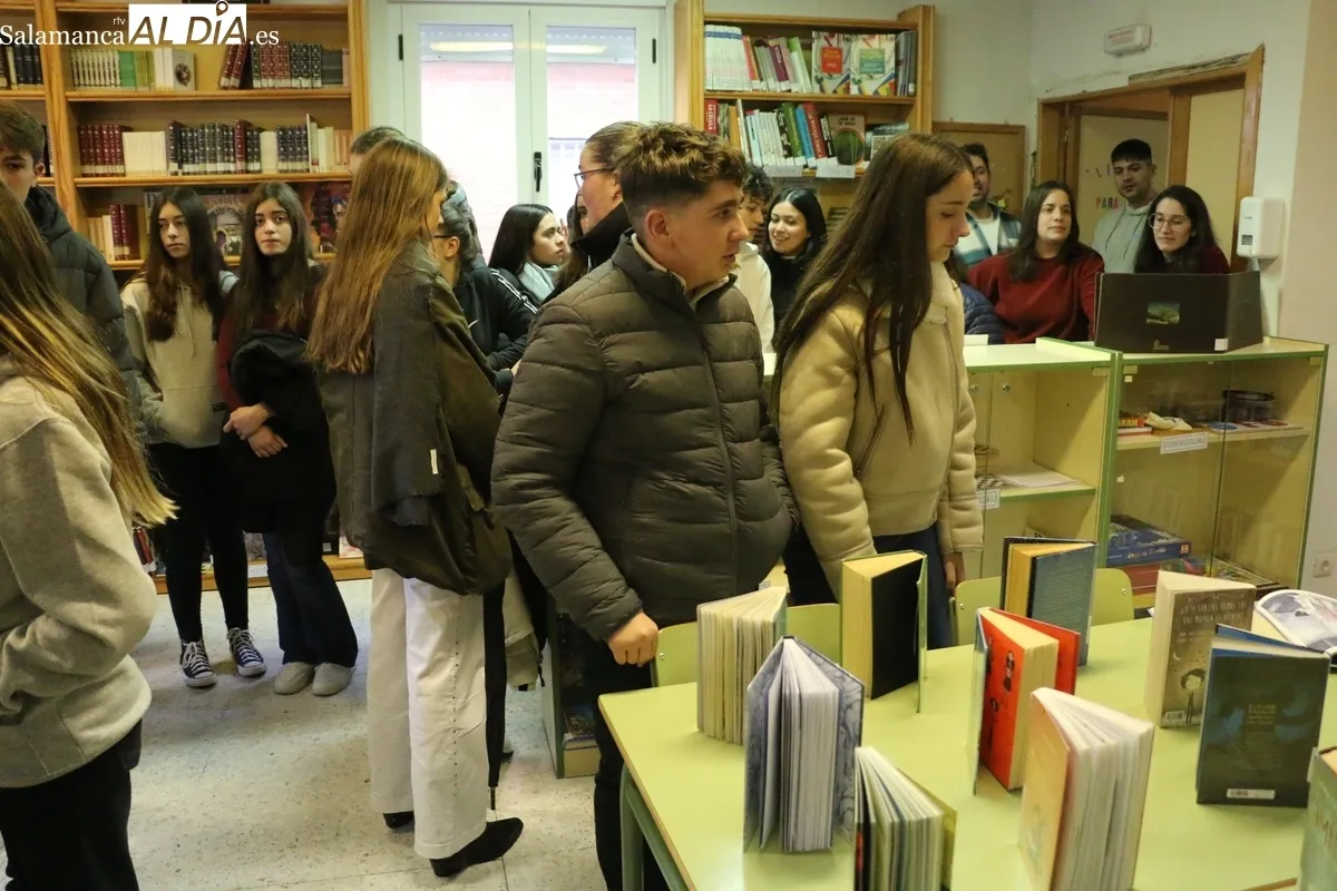 Reinauguración de la biblioteca del IES Tierras de Abadengo de Lumbrales / CORRAL