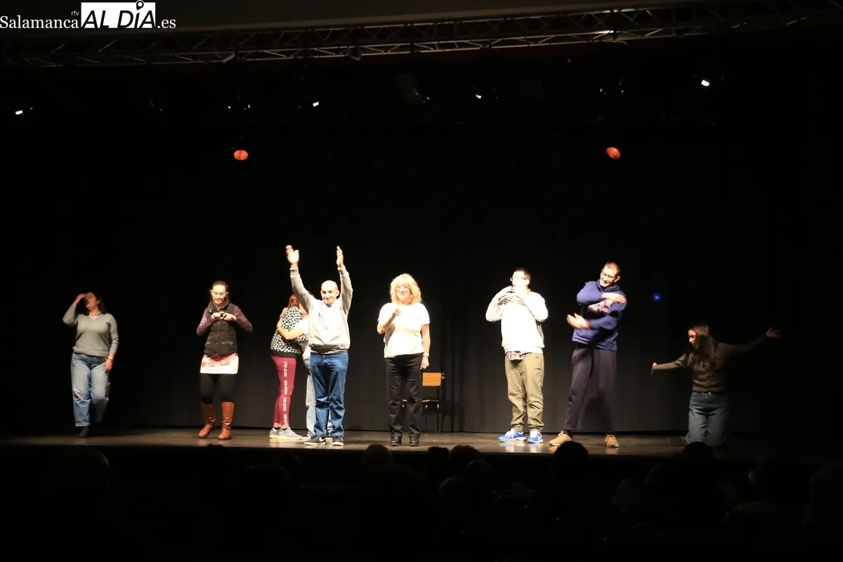 Teatro inclusivo en Vitigudino con 'Capaces de amar' / CORRAL 