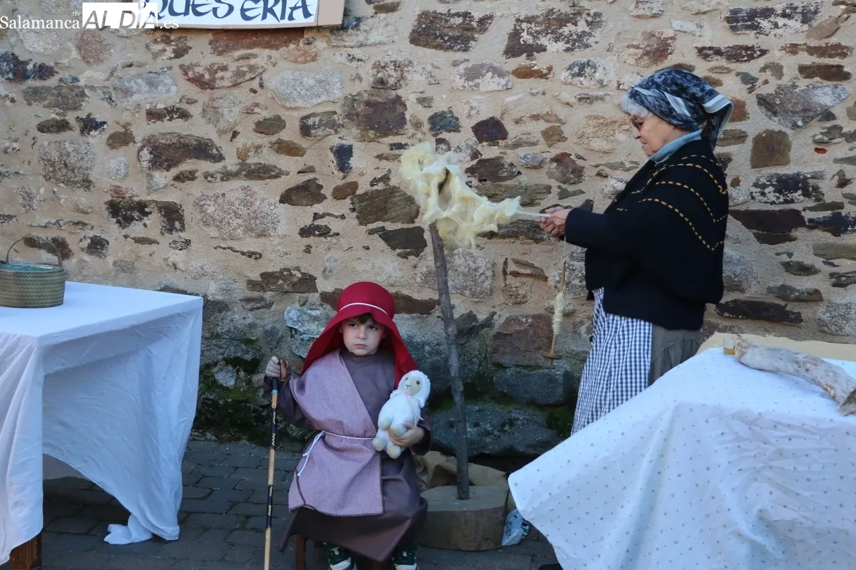 Bonito belén viviente en San Felices de los Gallegos / CORRAL 