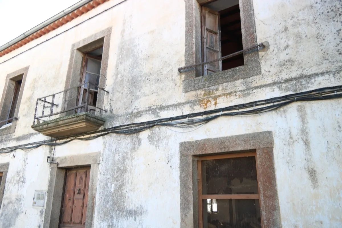 Ya ha sido derruido el interior del edificio / CORRAL