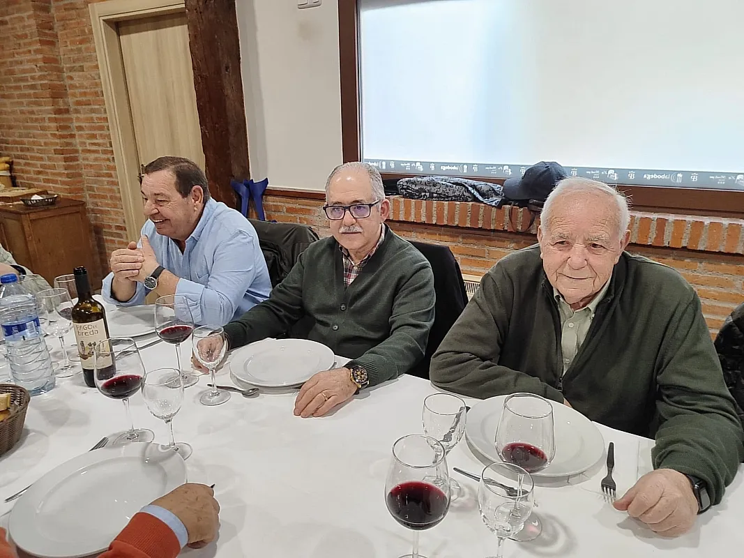 Los jubilados de ENUSA celebran su tradicional comida de Navidad