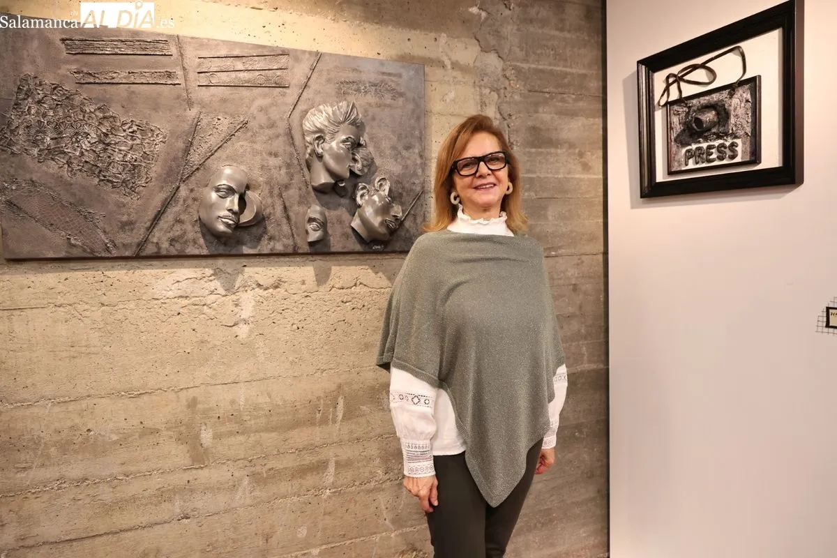 La artista salmantina Lucía Vicente Ezcurra inaugura en el Palacio Episcopal la exposición 'Tempo de renacer'. Foto de David Sañudo