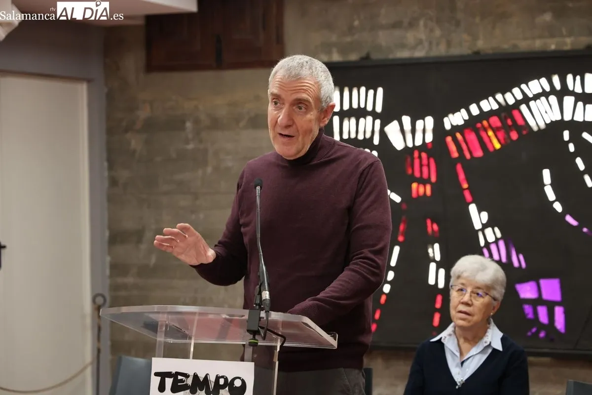 La artista salmantina Lucía Vicente Ezcurra inaugura en el Palacio Episcopal la exposición 'Tempo de renacer'. Foto de David Sañudo