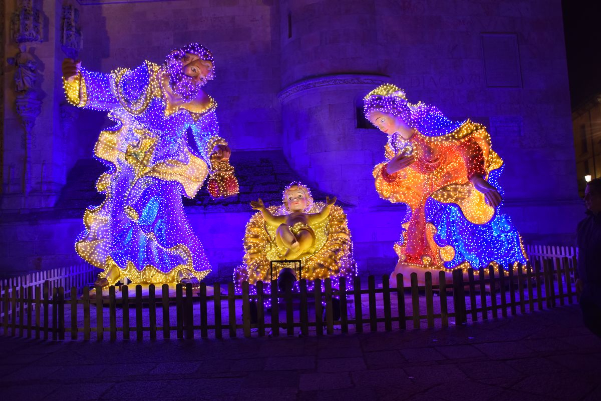 Belén junto a la Catedral de Salamanca