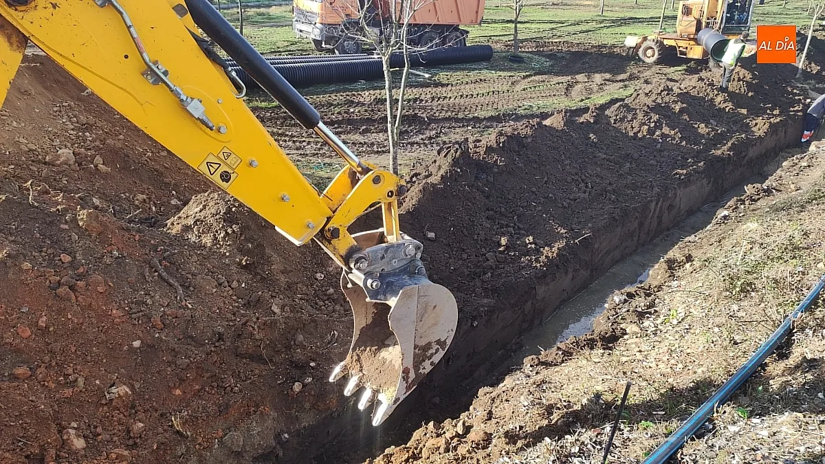 Foto 4 - Contin&uacute;an a buen ritmo las obras del colector en la alameda de "La Moretona"