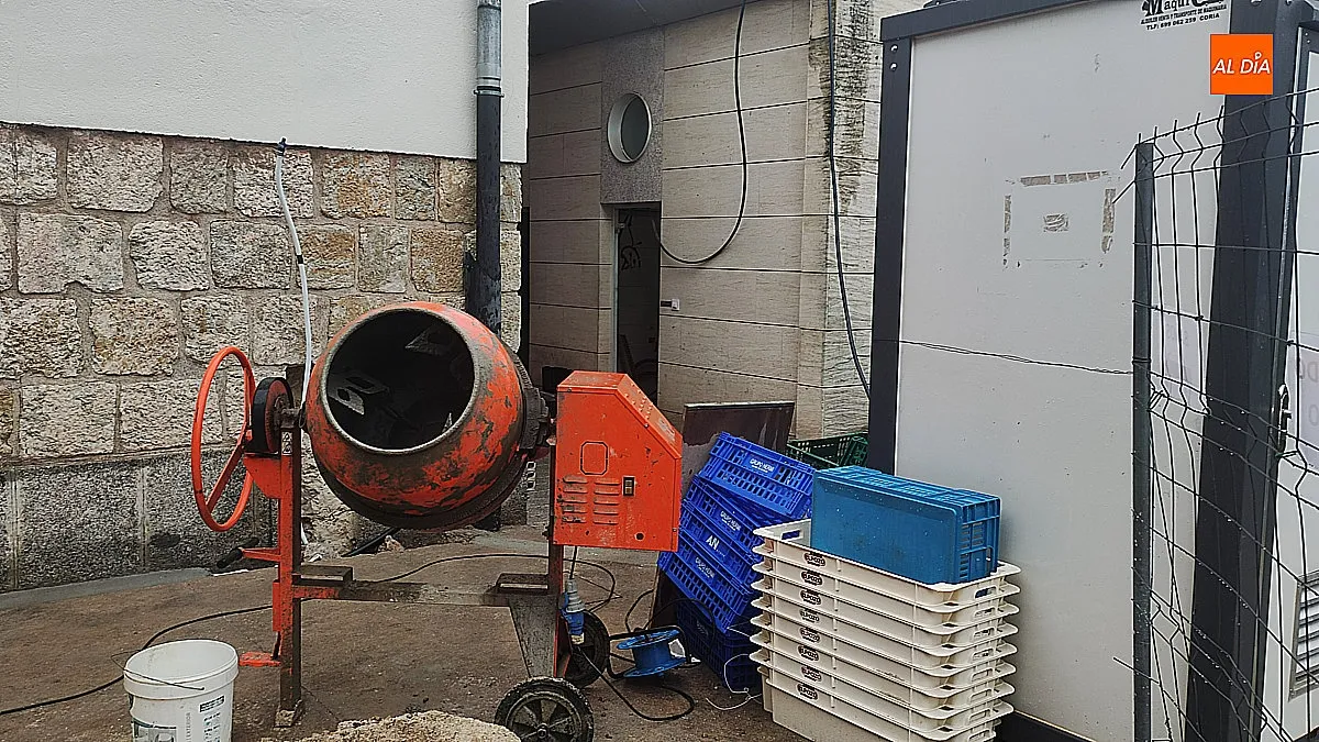 La obra en los baños del Mercado de Abastos 