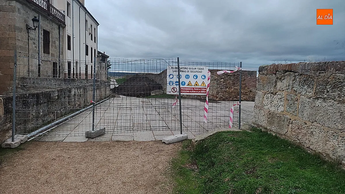 Obra adarve ,muralla 