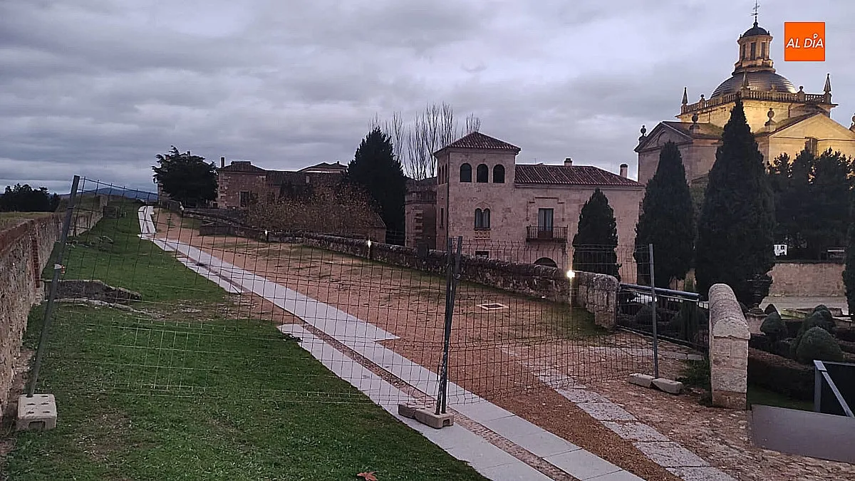 Obra adarve ,muralla 
