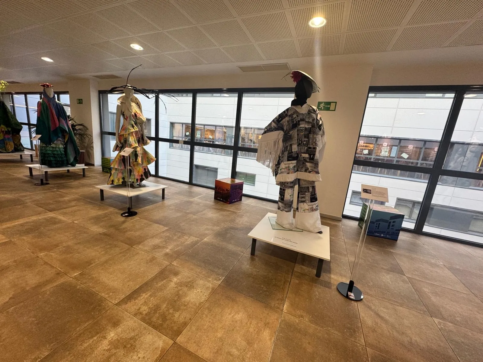 El Hospital Clínico celebra su 50 aniversario con la exposición internacional 'Fashion Art'