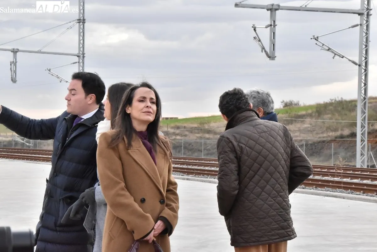 El alcalde de Salamanca y el presidente de la Junta visitan las instalaciones del Puerto Seco, una infraestructura que ha contado con una inversión conjunta de 34 millones de euros. Foto V. Martins