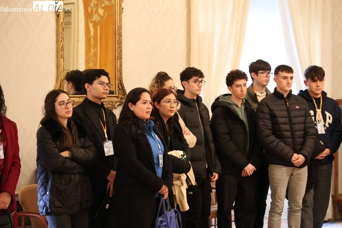 Recepción en el Ayuntamiento a participantes en el 41º Encuentro de Jóvenes Investigadores del Instituto de Investigaciones Científicas y Ecológicas. Foto: David Sañudo