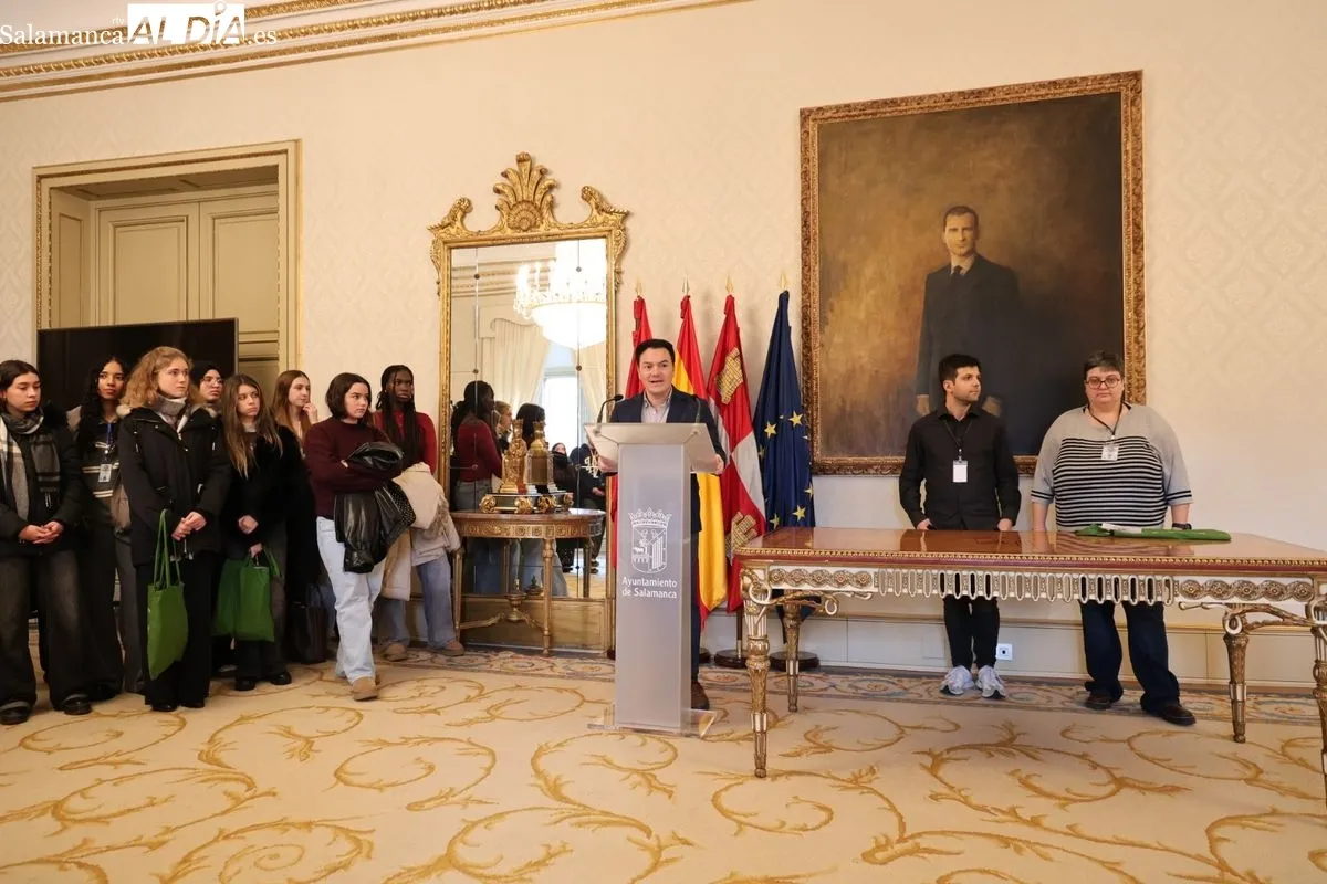 Recepción en el Ayuntamiento a participantes en el 41º Encuentro de Jóvenes Investigadores del Instituto de Investigaciones Científicas y Ecológicas. Foto: David Sañudo