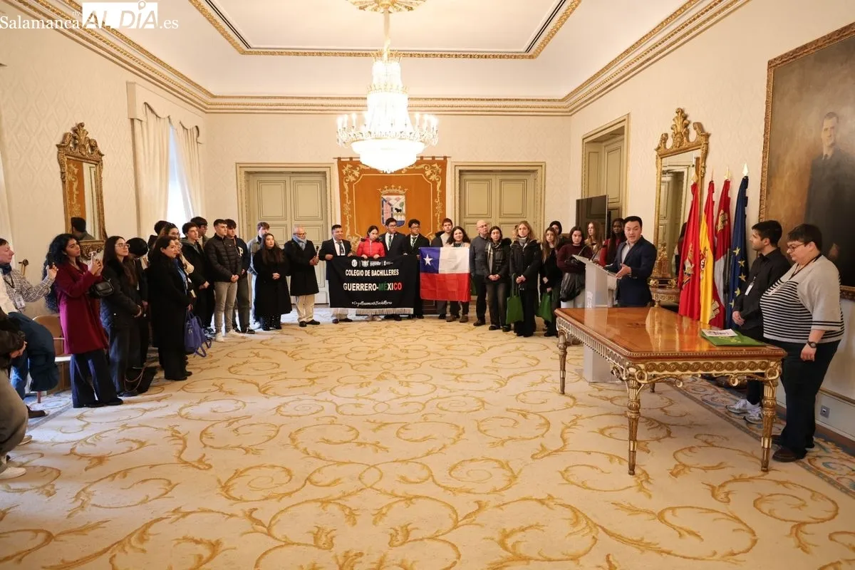 Recepción en el Ayuntamiento a participantes en el 41º Encuentro de Jóvenes Investigadores del Instituto de Investigaciones Científicas y Ecológicas. Foto: David Sañudo