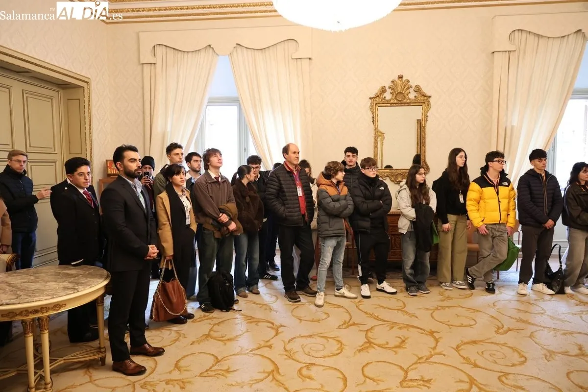 Recepción en el Ayuntamiento a participantes en el 41º Encuentro de Jóvenes Investigadores del Instituto de Investigaciones Científicas y Ecológicas. Foto: David Sañudo