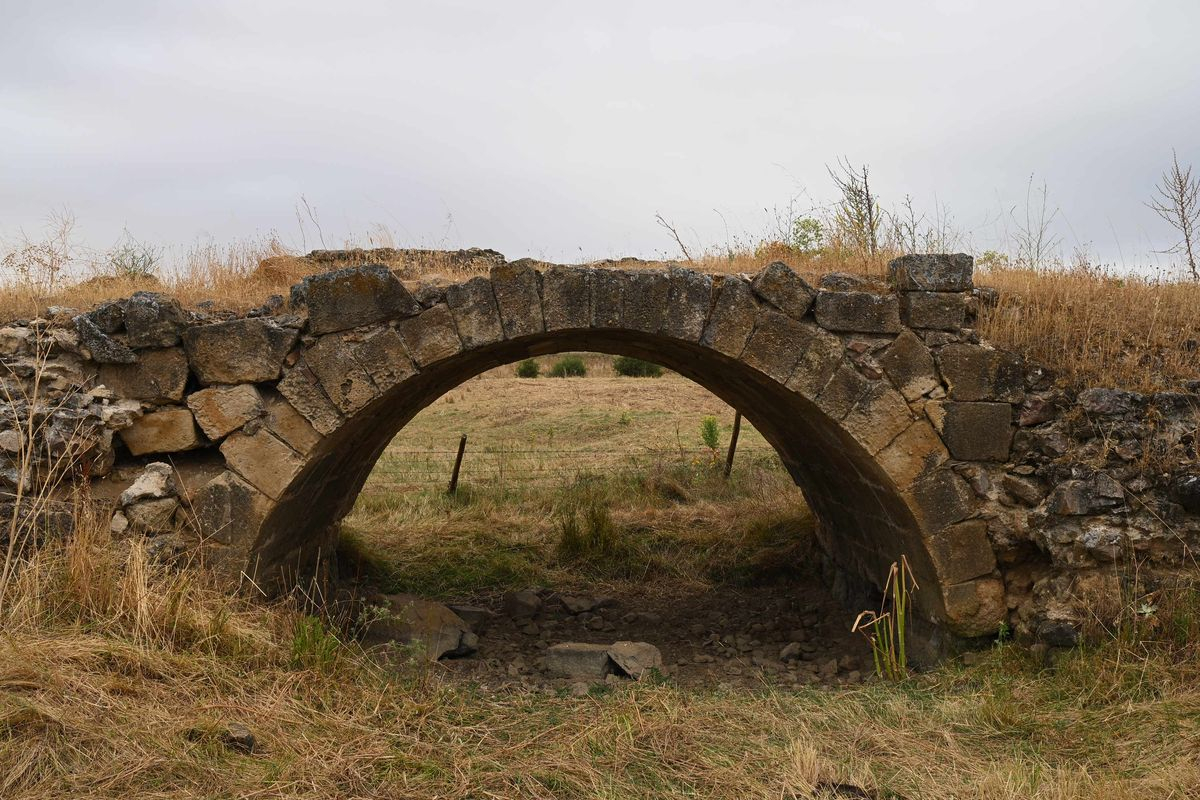 Carrascal de Barregas, puente de la Valmuza