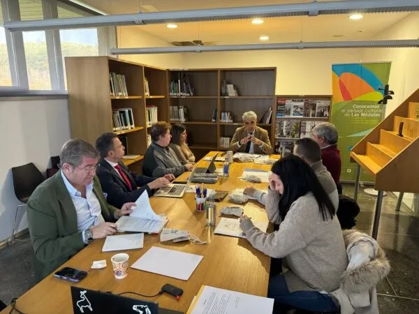 Foto 2 - La Fundaci&oacute;n Siega Verde aprueba un presupuesto de 519.000 euros para 2026 en su reuni&oacute;n en Las M&eacute;dulas