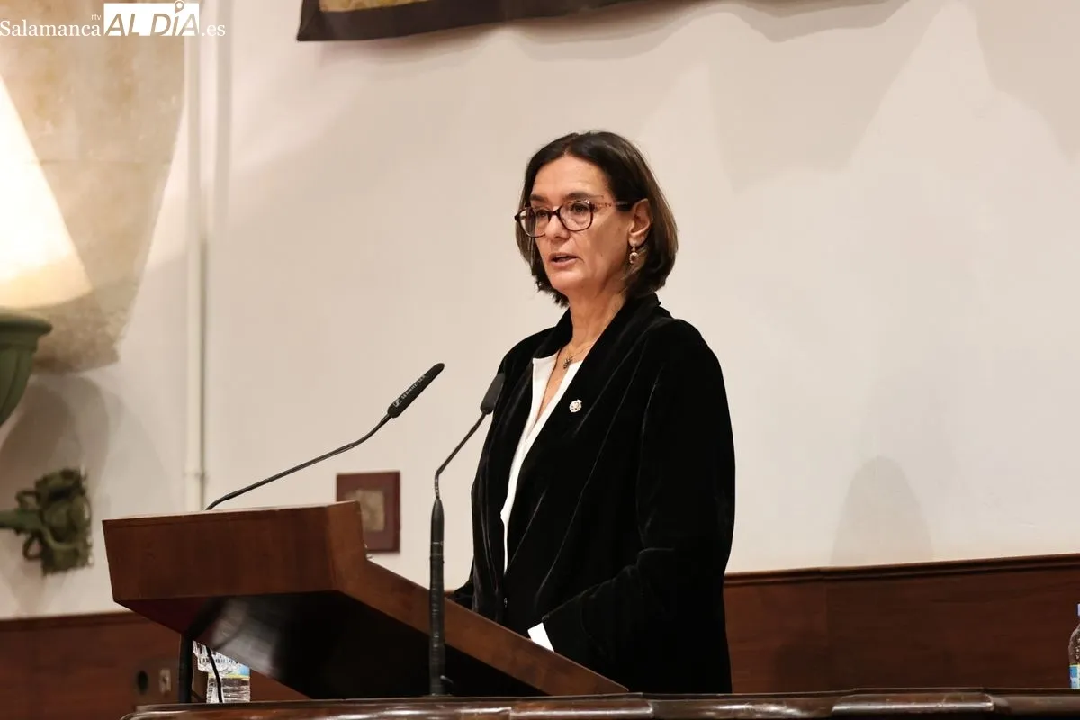 Ceremonia de ingreso de la doctora Sonsoles Castro en la Real Academia de Medicina de Salamanca. Foto: David Sañudo
