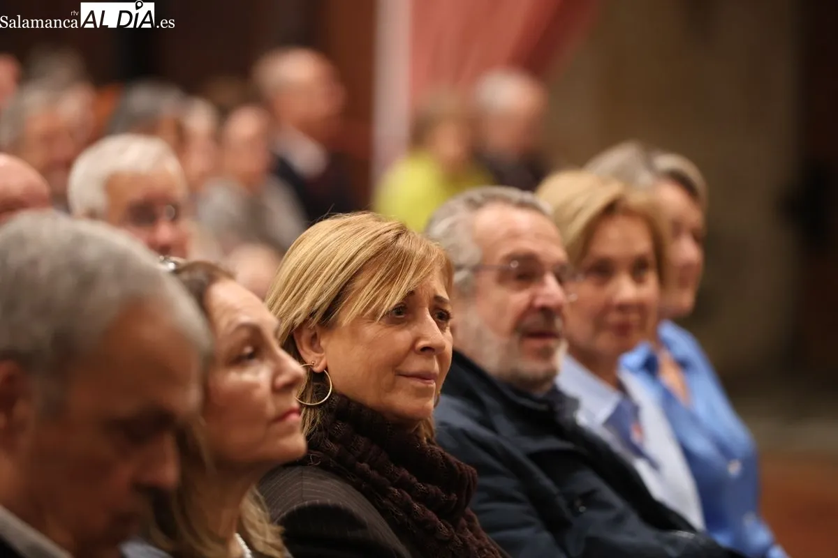Ceremonia de ingreso de la doctora Sonsoles Castro en la Real Academia de Medicina de Salamanca. Foto: David Sañudo