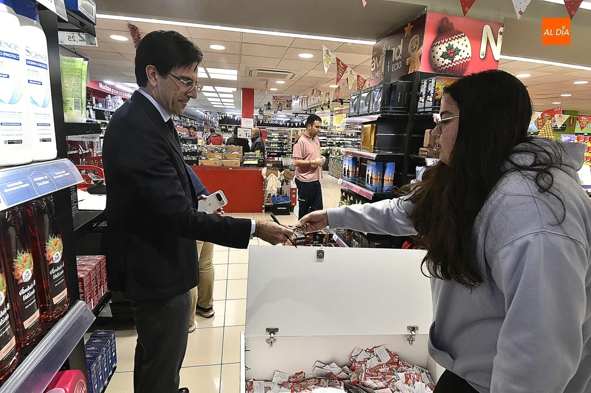 Momento del sorteo ante notario