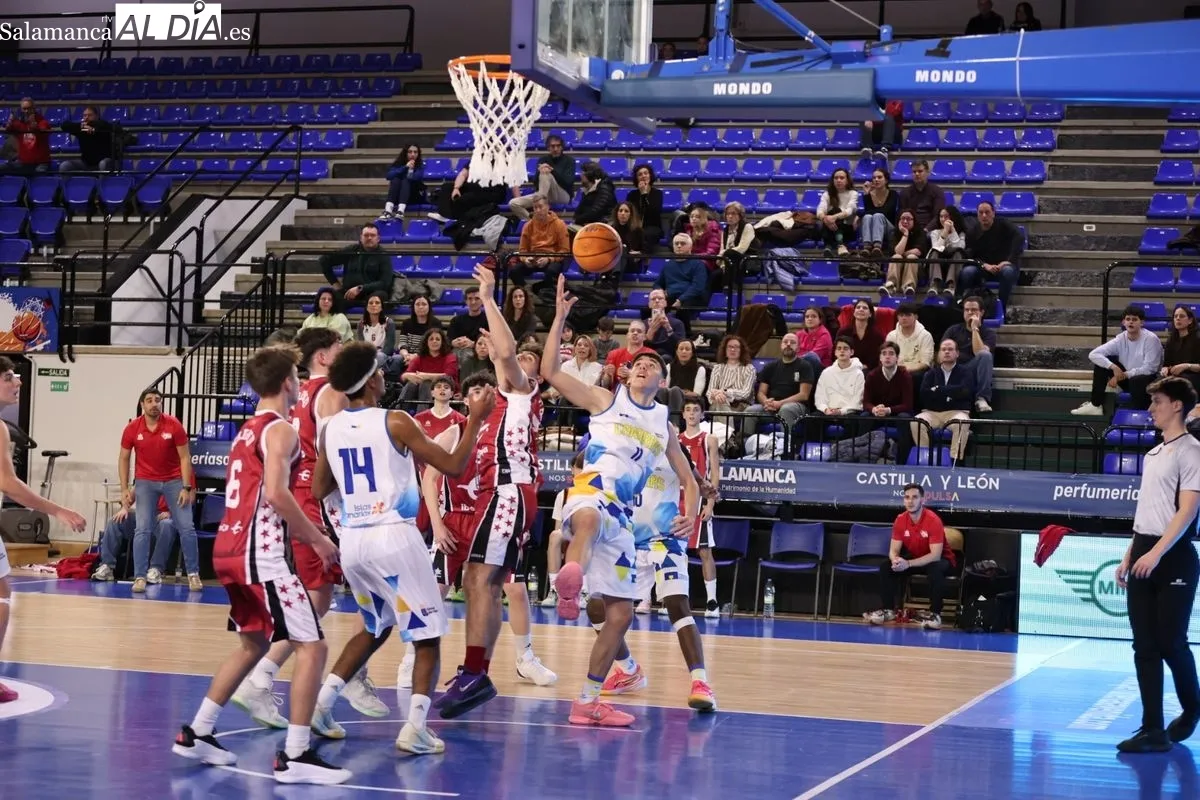Imágenes del partido Castilla y León-Oporto. Fotos: David Sañudo