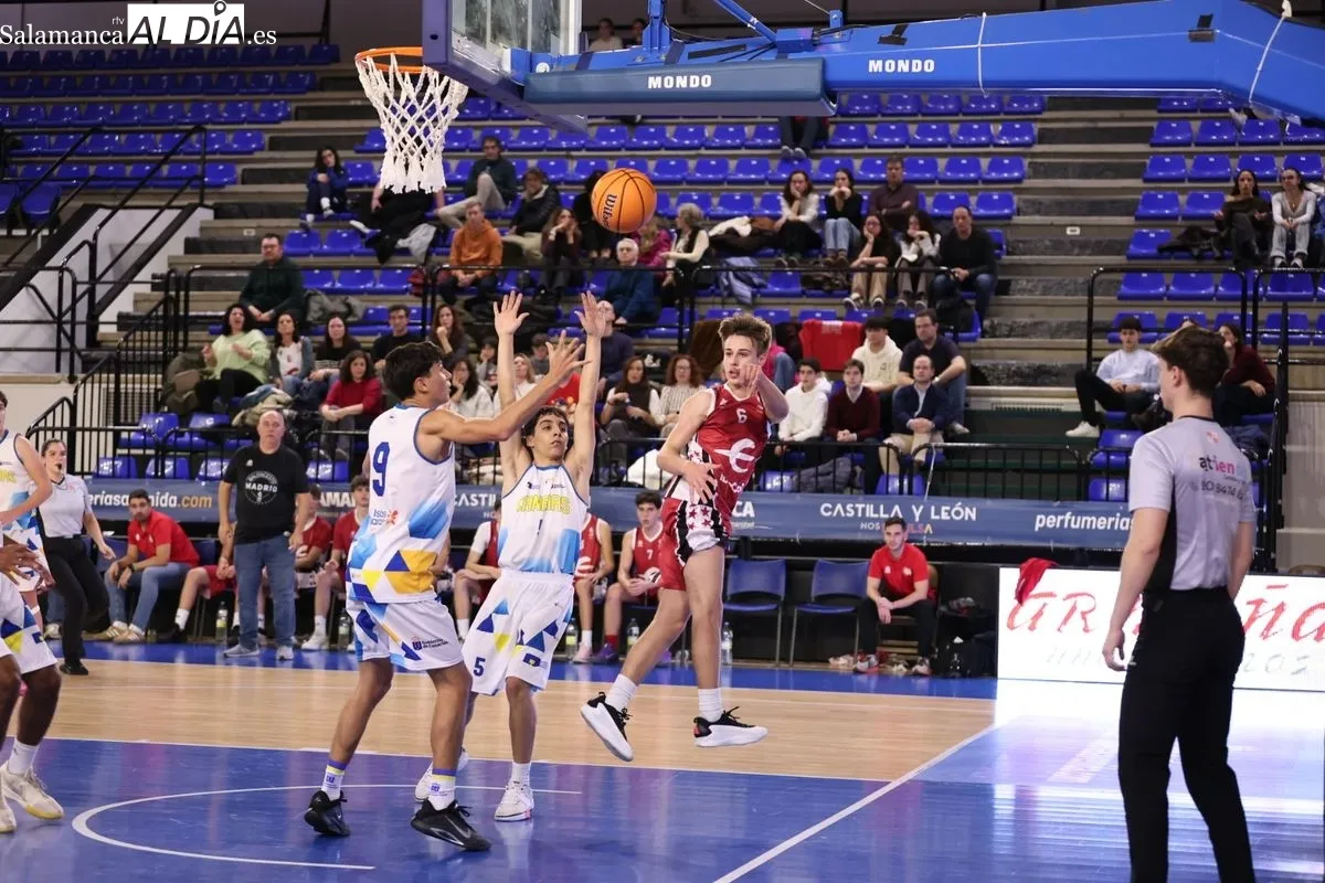 Imágenes del partido Castilla y León-Oporto. Fotos: David Sañudo