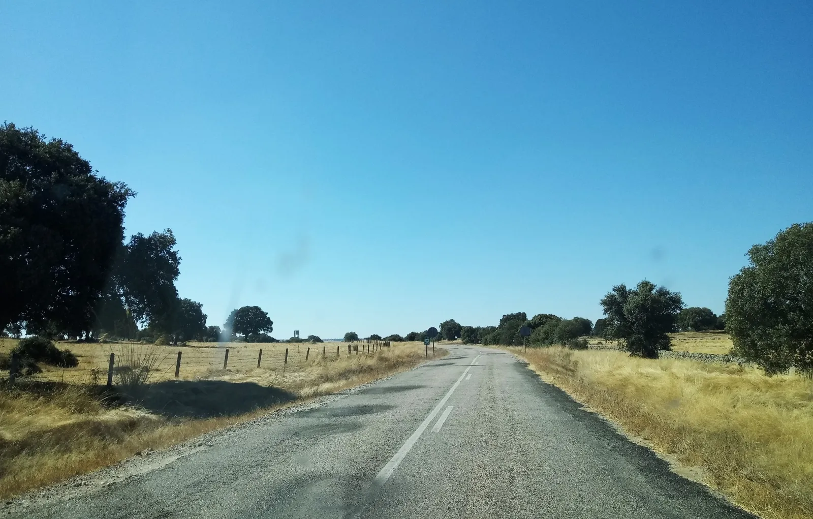Foto 2 - UPL exige a la Junta el arreglo inmediato de la carretera entre Ledesma y el l&iacute;mite con Zamora