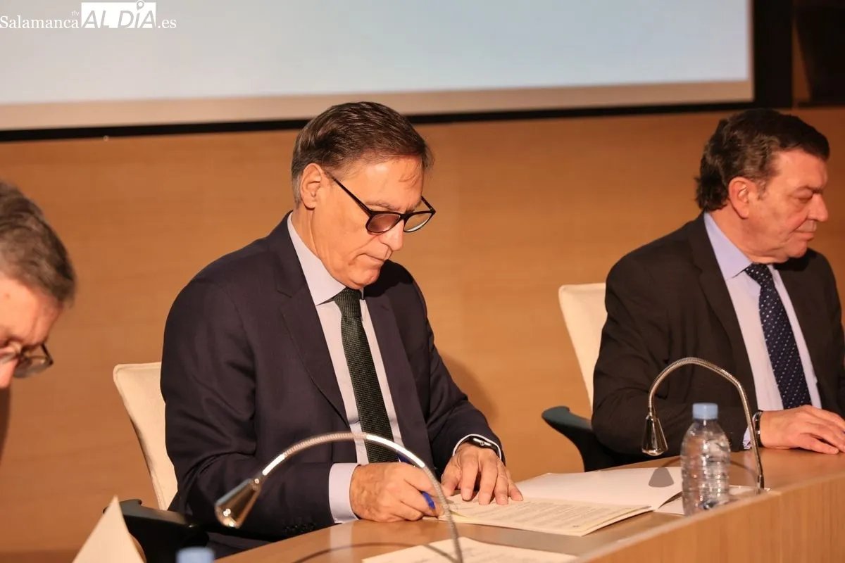 Encuentro para la firma del protocolo del V Centenario de la Escuela de Salamanca 2026. Foto de David Sañudo