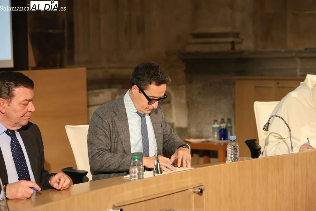 Encuentro para la firma del protocolo del V Centenario de la Escuela de Salamanca 2026. Foto de David Sañudo