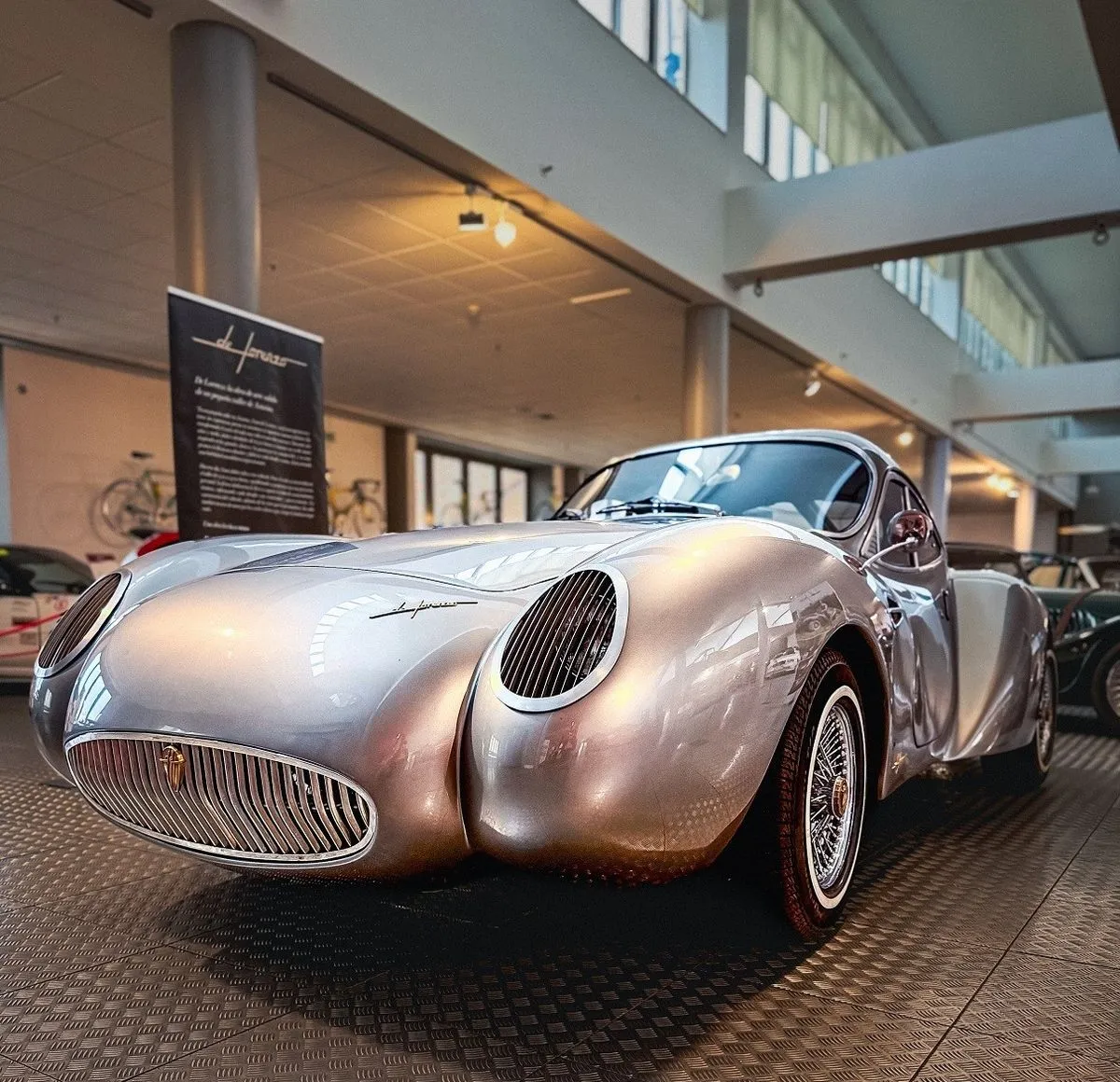 Foto 2 - El Museo de Historia de la Automoci&oacute;n presenta el 'De Lorenzo', una joya artesanal &uacute;nica creada en Asturias