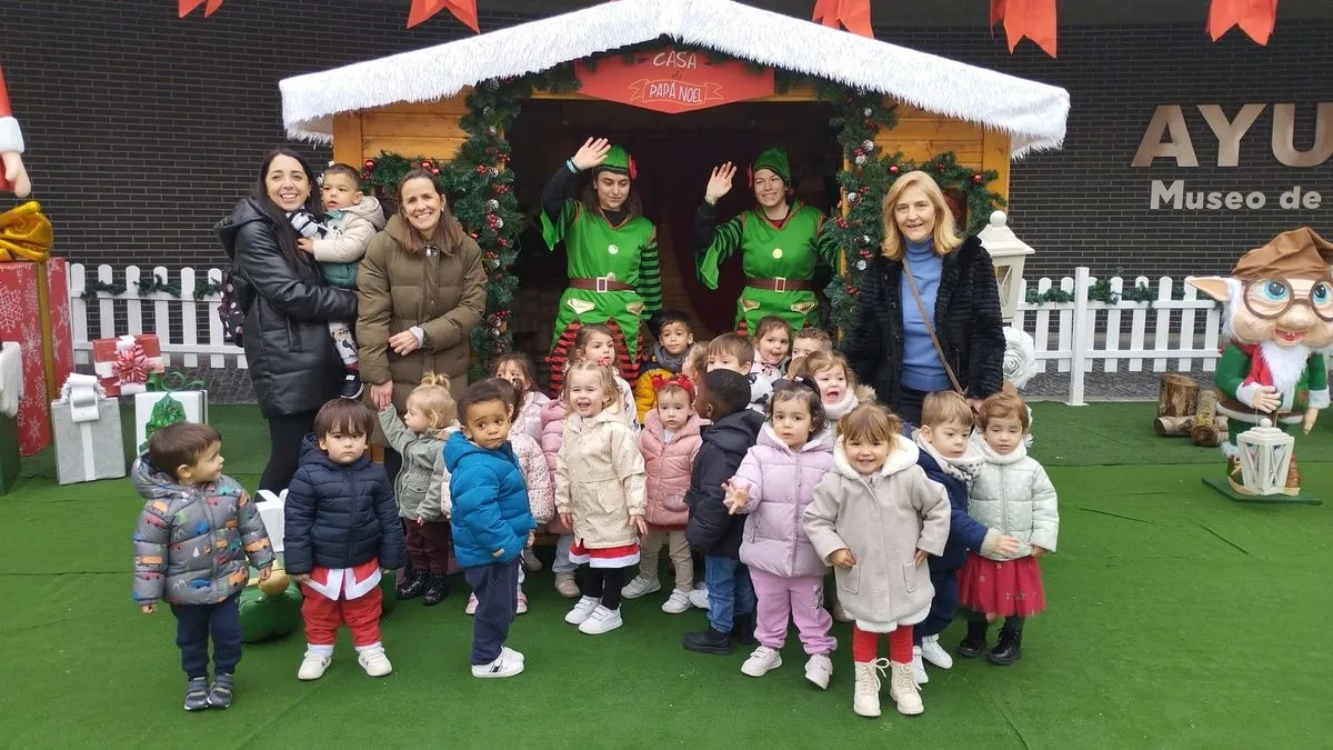 Visita de Papá Noel a los alumnos de la Escuela Infantil