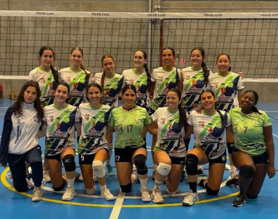 Foto 2 - FOTOS | El Club Voleibol Salamanca firma un fin de semana de victorias en sus categor&iacute;as senior