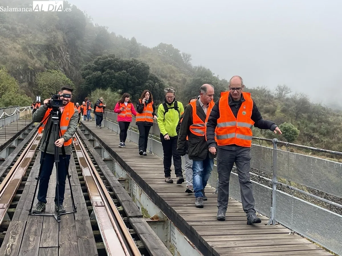 Presentación del tramo corto de Camino de Hierro en el muelle de Vega Terrón en La Fregeneda / CORRAL