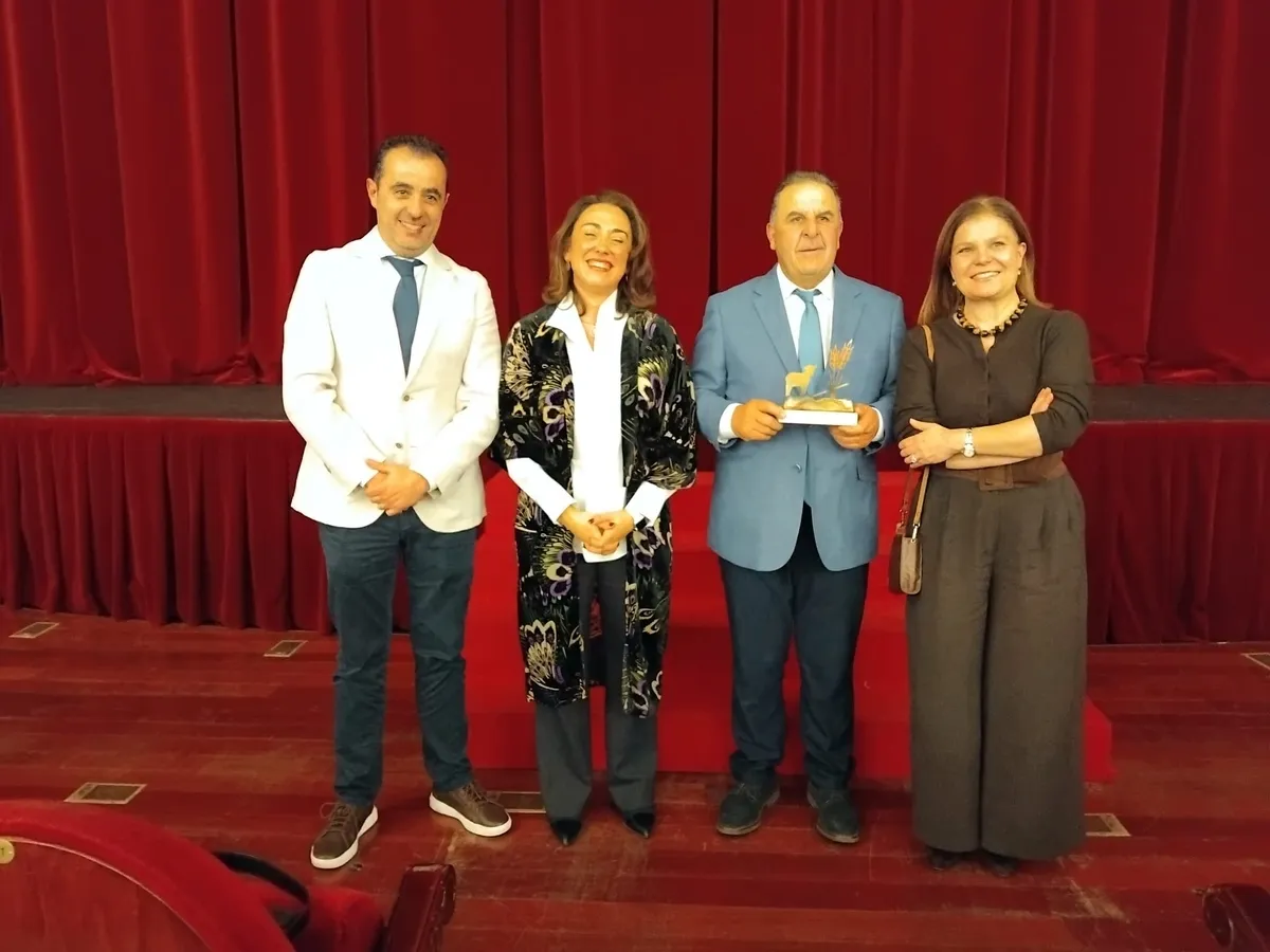 El premio fue recogido por el gerente de Dehesa Grande, Octavio Gonzalo, acompañado del presidente Gabriel Gonzalo