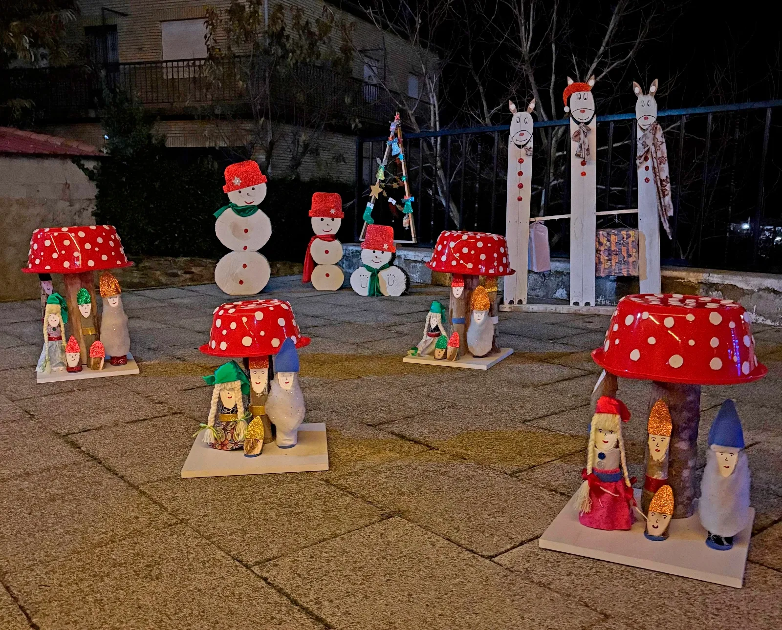 Adornos navideños en La Atalaya