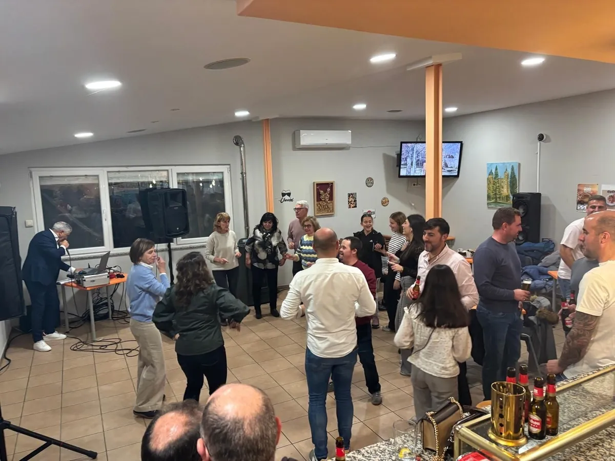 Cena y baile en Villaseco de los Reyes