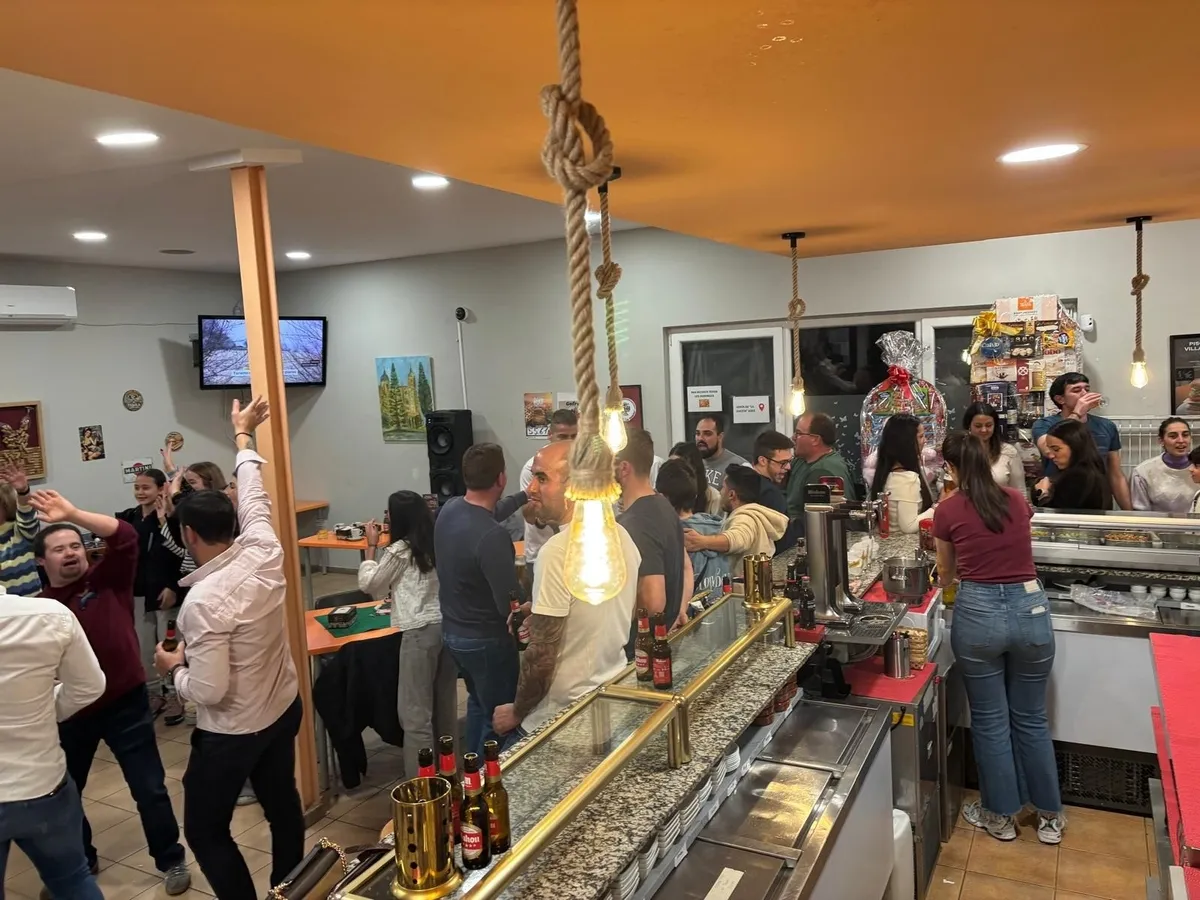 Cena y baile en Villaseco de los Reyes