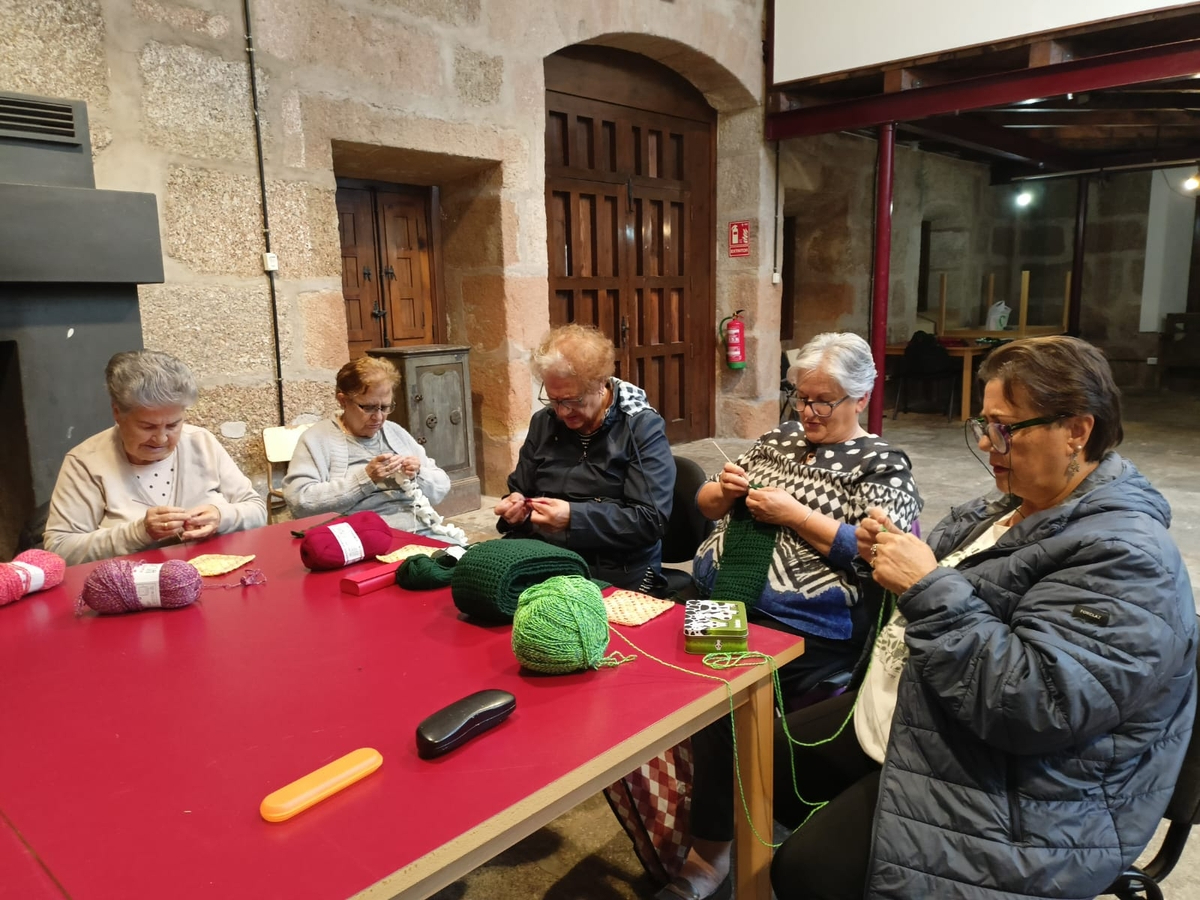 Decoración de Navidad con ganchillo en San Felices 2025