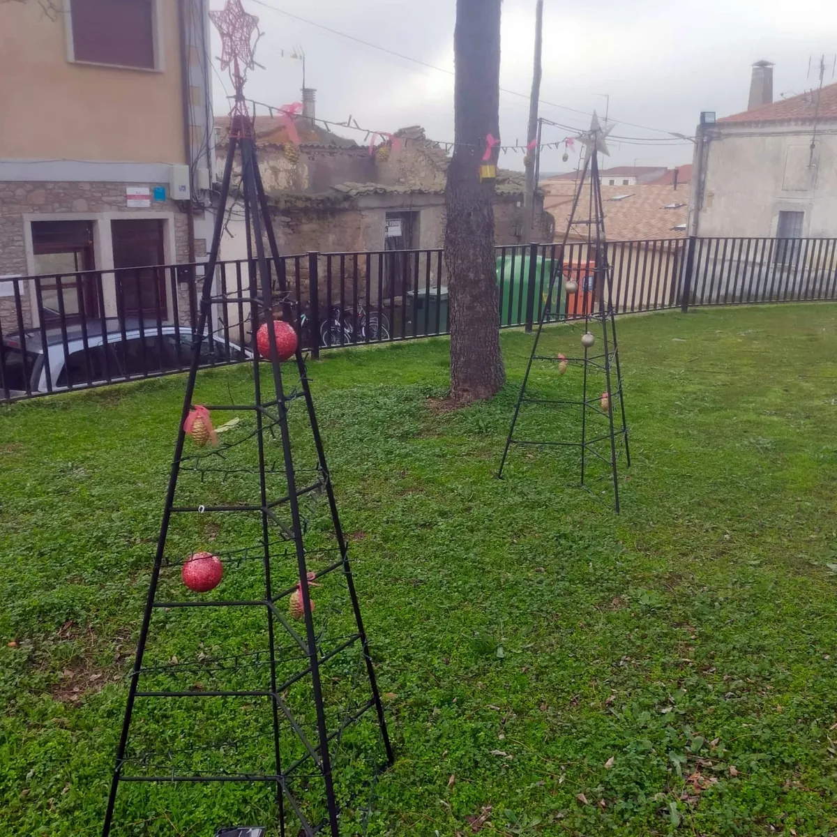 Decoración navideña realizada por un grupo de mujeres