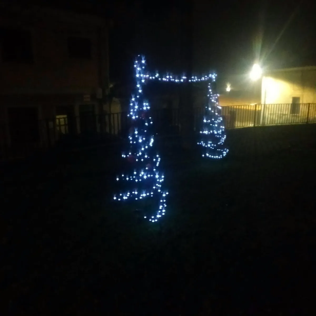 Decoración navideña realizada por un grupo de mujeres