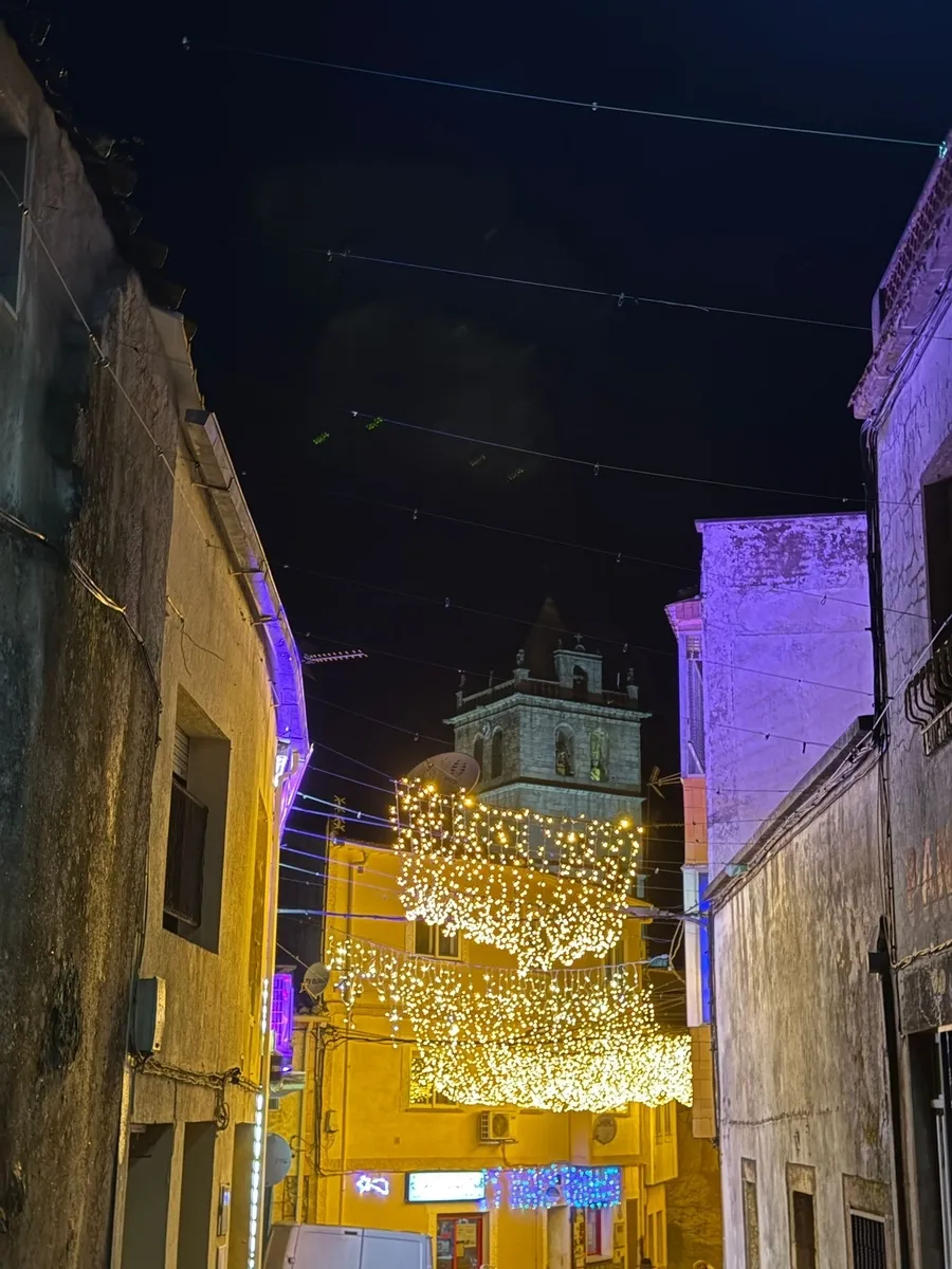 Iluminación navideña en Aldeadávila de la Ribera / FOTOS: ADRIÁN CASADO