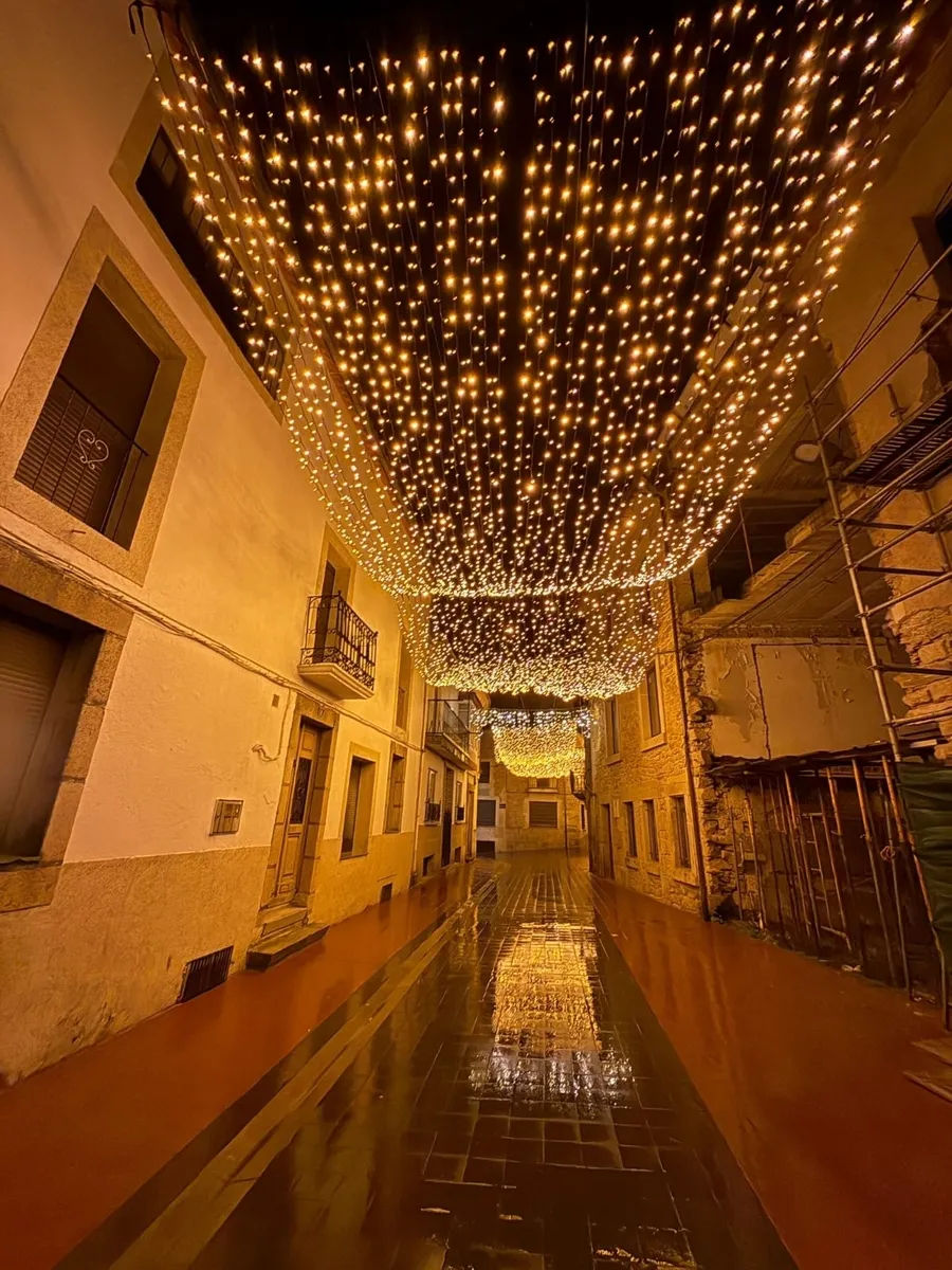 Iluminación navideña en Aldeadávila de la Ribera / FOTOS: ADRIÁN CASADO
