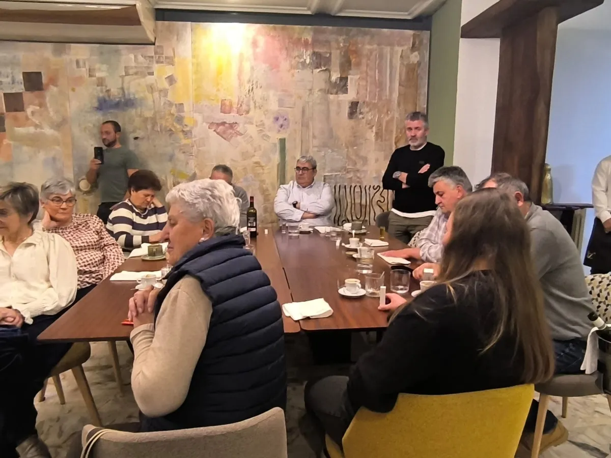 Despedida de Julián Blanco como secretario de Hinojosa de Duero tras alcanzar este la jubilación  