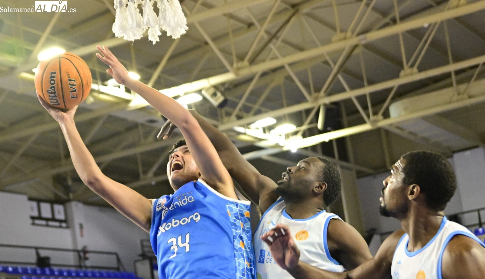 FOTOS | El Perfumerías Avenida Xoborg cede el liderato en la final de 2025 con el Marín Ence (65-77)
